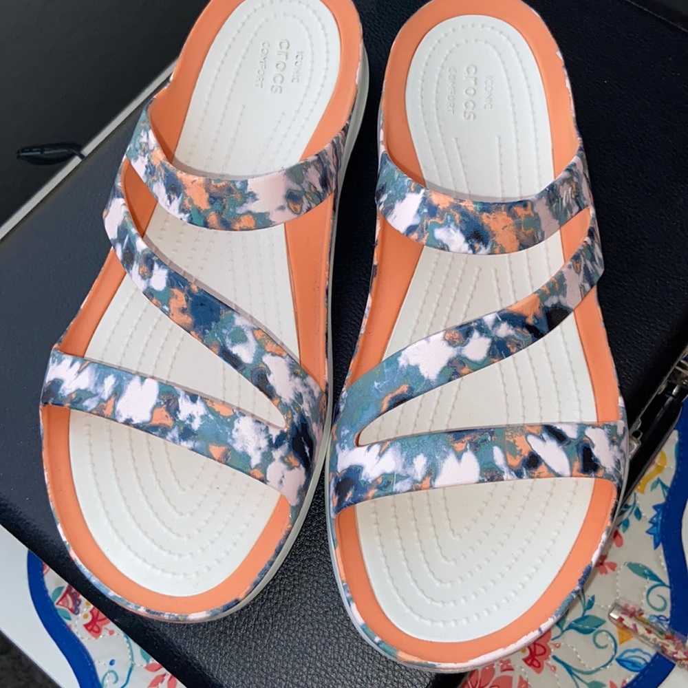Women’s Crocs Comfort Strappy Sandals